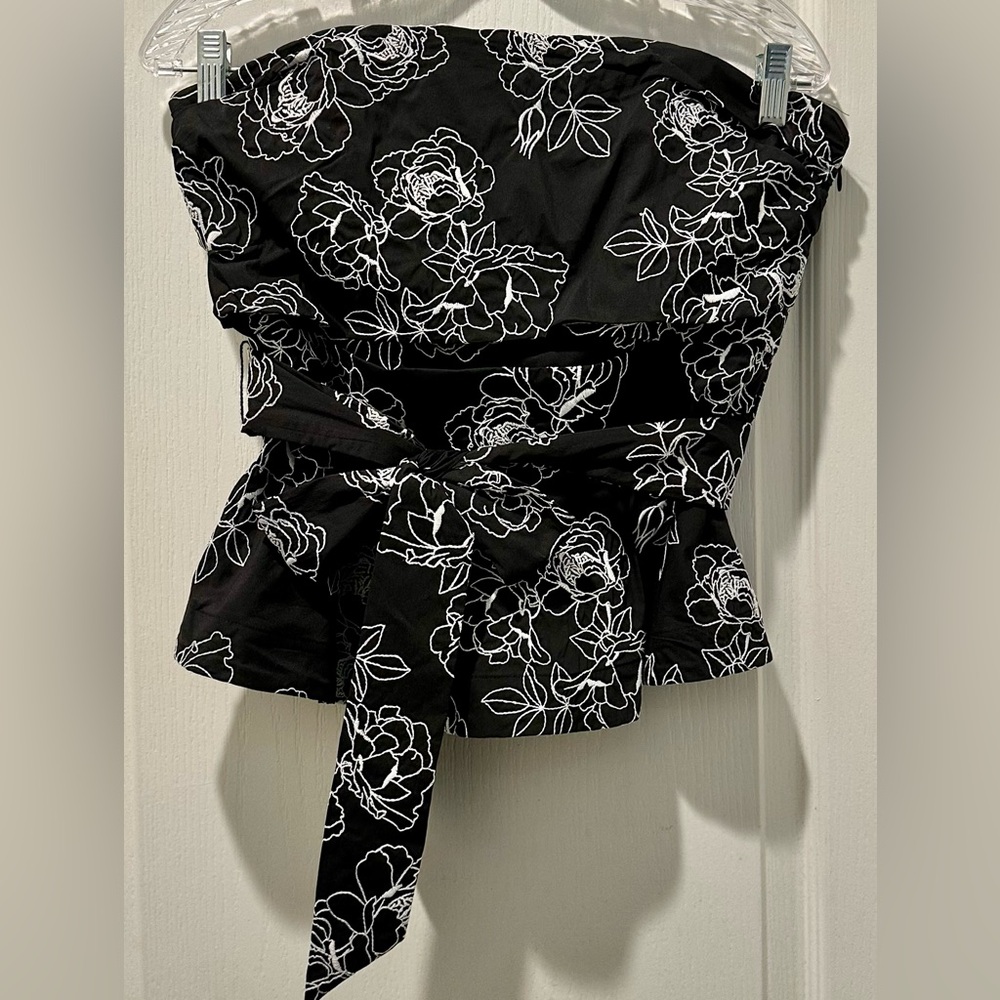 NWT White House Black Market Embroidered Poplin Bustier in Jasmine Black/White - Picture 2 of 7